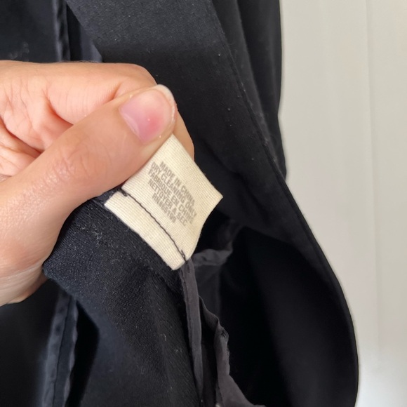 Elizabeth & James Black one-button Blazer - Picture 15 of 16